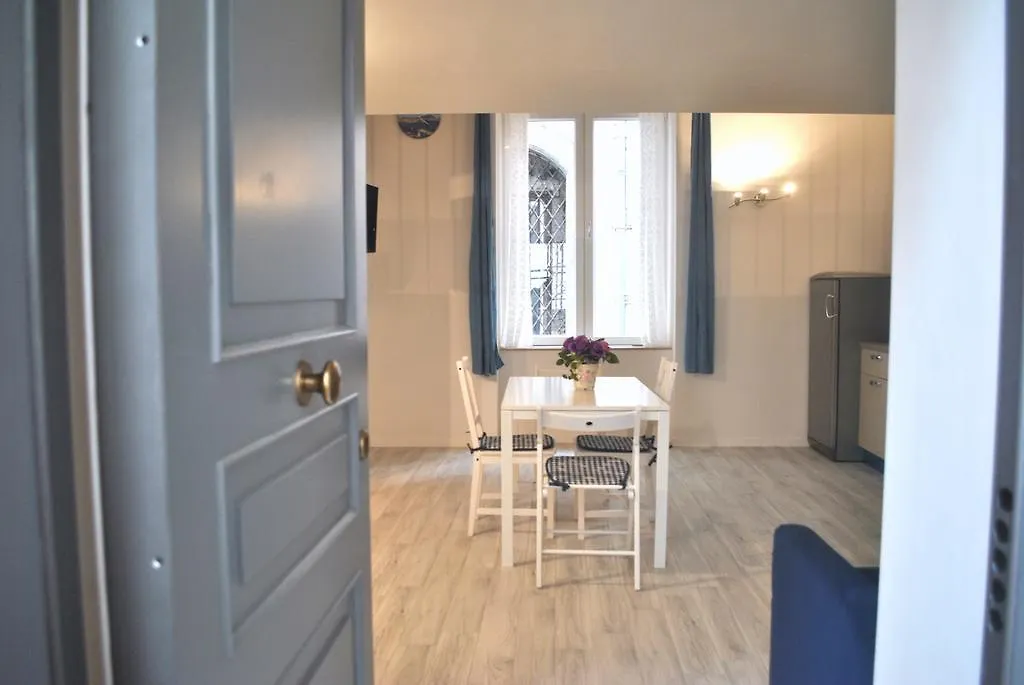 Smart Central Apartments San Gregorio Napoli 0*,